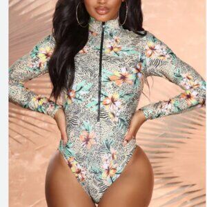 Fashionnova Tropical Floral Front Zip Rash Guard One-Piece Swimsuit NWT XL